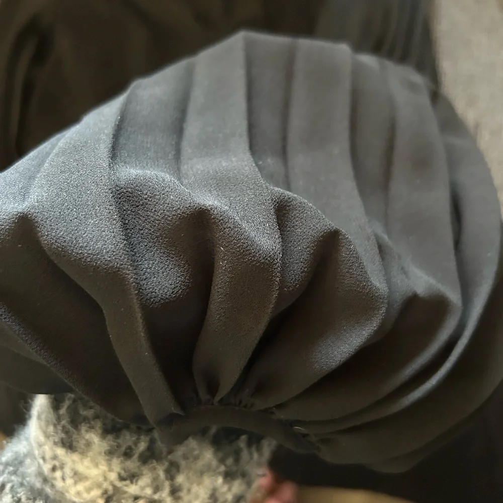 😍ASTR!  pleated blk romper playsuit size med NWOT - Picture 4 of 6